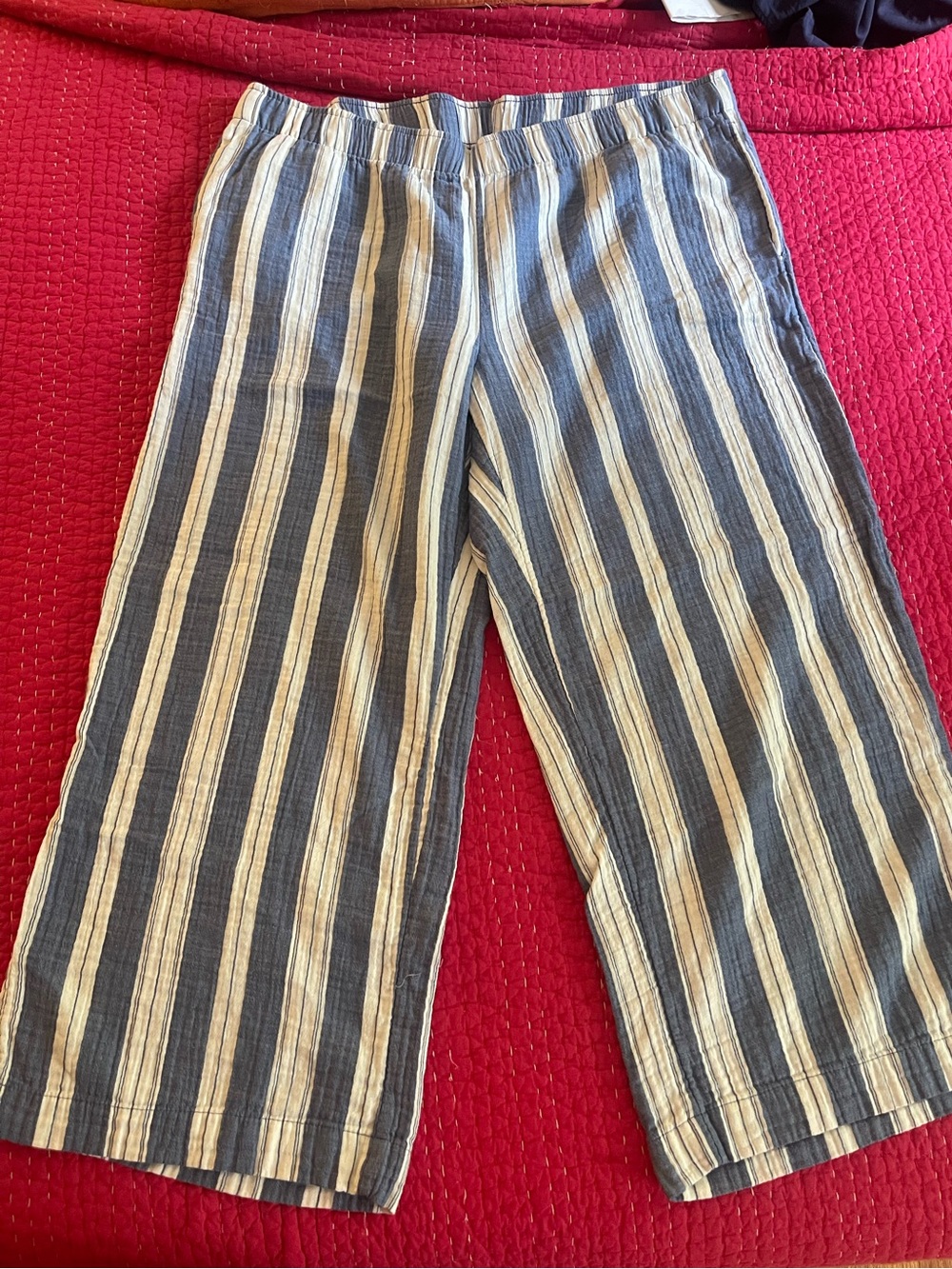 Old Navy Women’s Wide-Leg Striped Gauze Pants